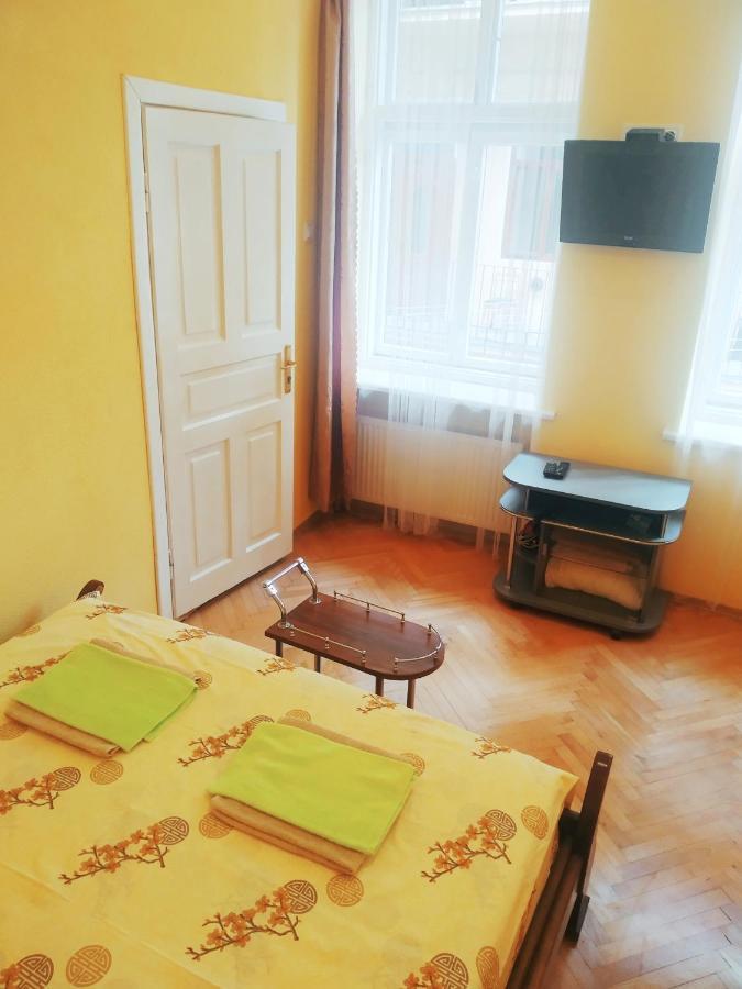 Lviv Appartment On Yaroslava Mudrogo 14 Exterior photo